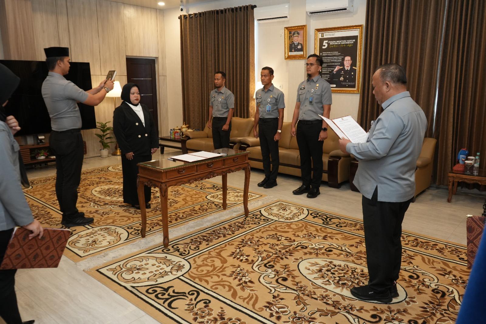 Pastikan Layanan Kenotariatan Tetap Optimal, Kakanwil Kemenkum Sumsel Lantik Notaris Pengganti